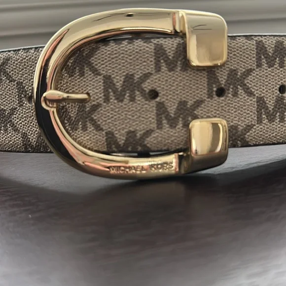 Like new Michael Kors brown / tan logo belt with gold buckle - Picture 2 of 7